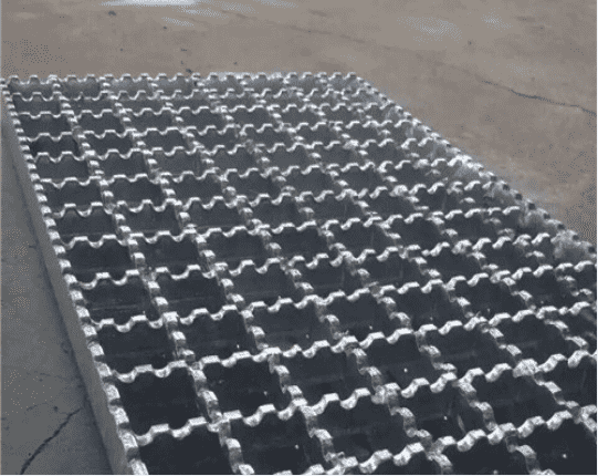 中石化油廠專用齒形鋼格柵板平臺(tái)廠家價(jià)格優(yōu)惠！！